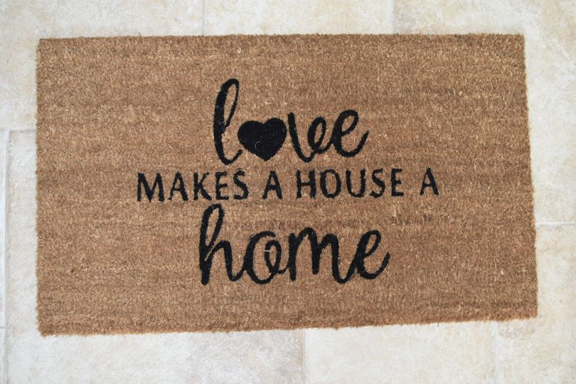 Wycieraczka "love MAKES A HOUSE A home" | dodatki |